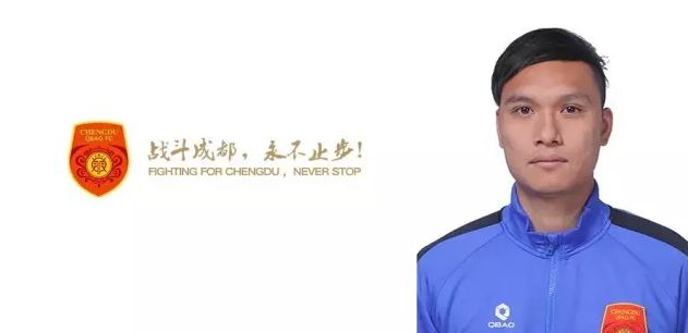 挂了电话，叶辰立刻出门，拦了一辆出租车，前往金陵看守所。